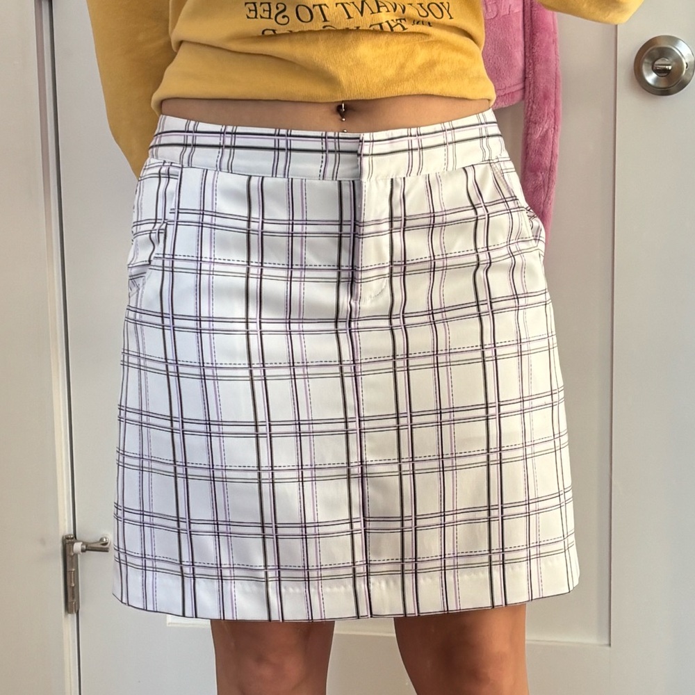 Izod White and Purple Plaid golf skort